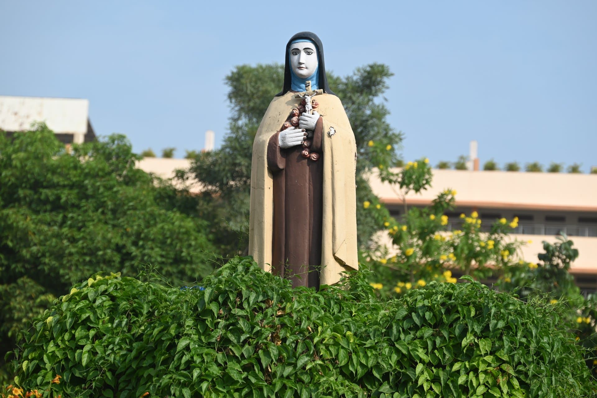 Statue of St. Thérèse in Central Botanical Garden