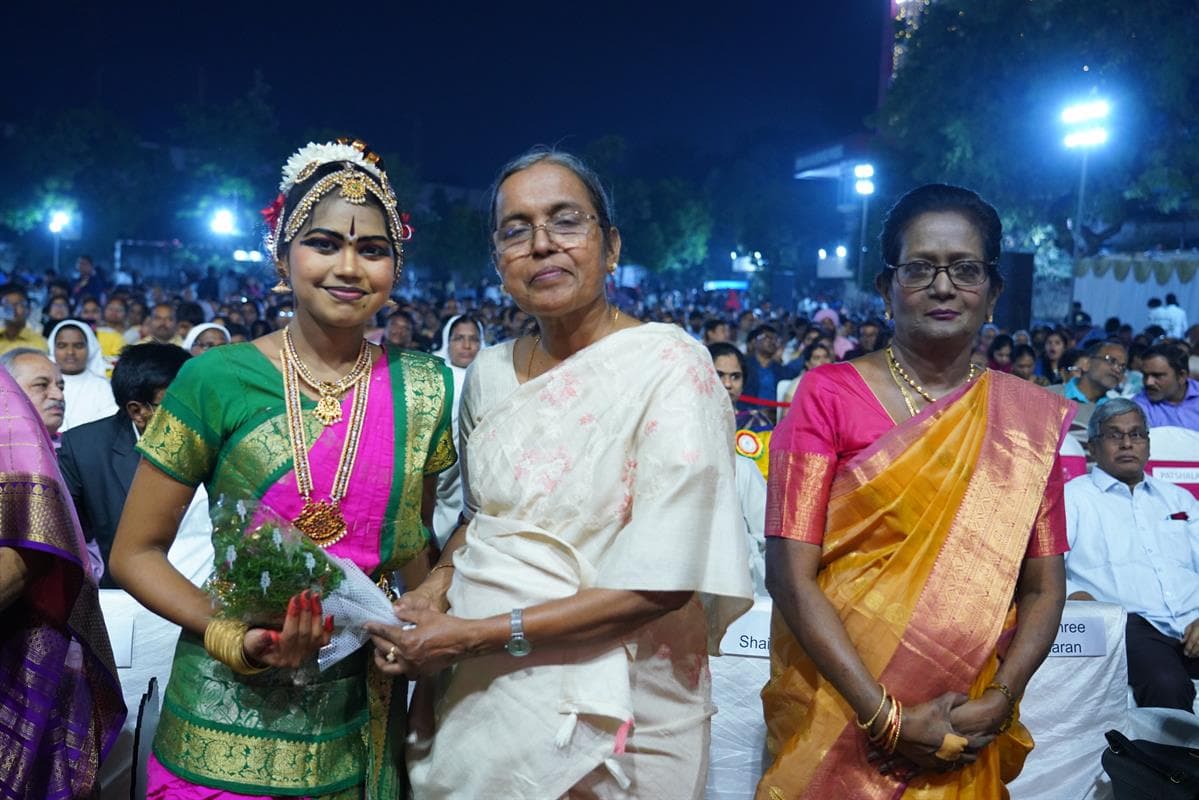 Dignitaries on dais