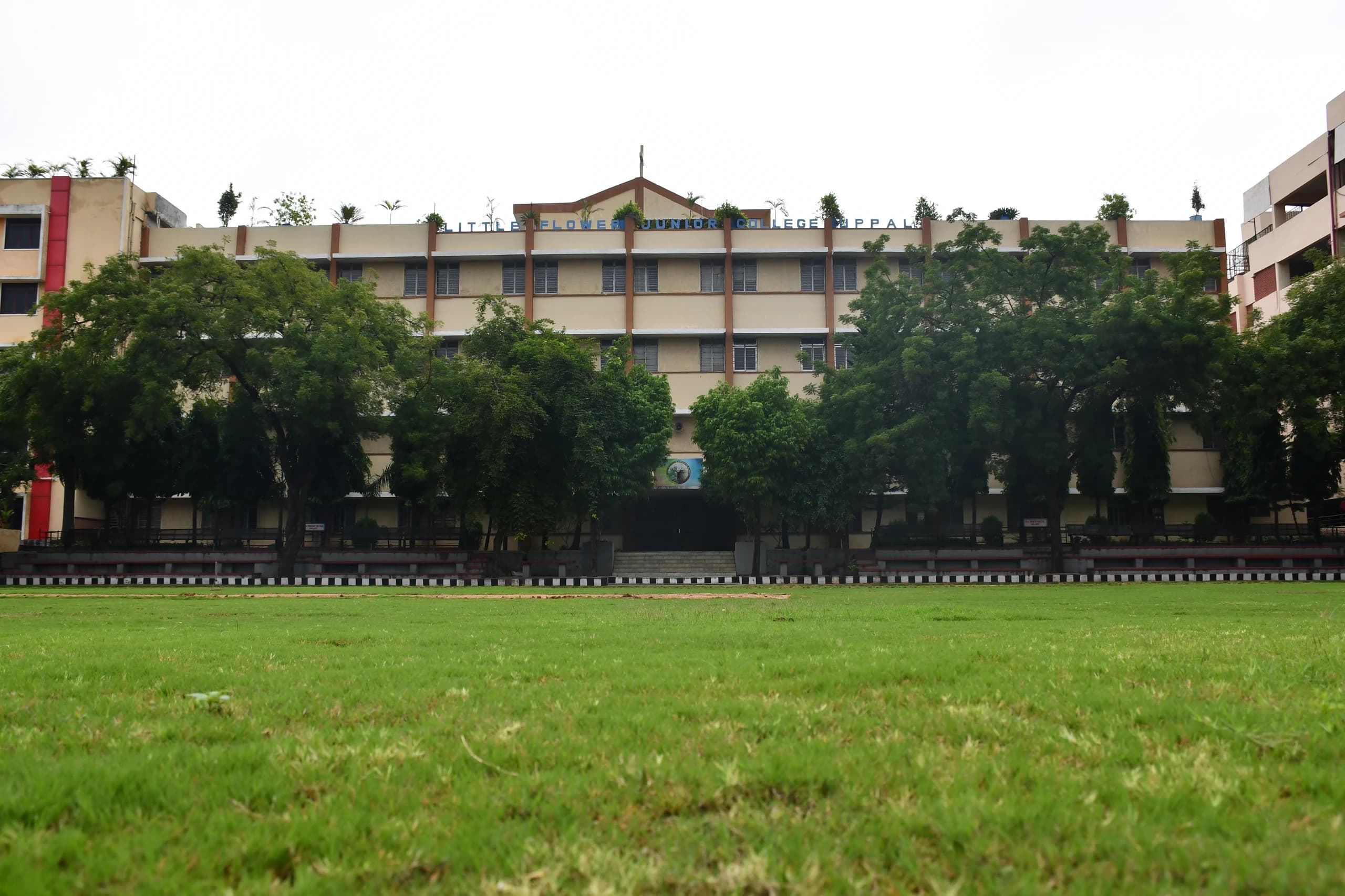 Little Flower Junior College Main Campus Building & Architectural Facade